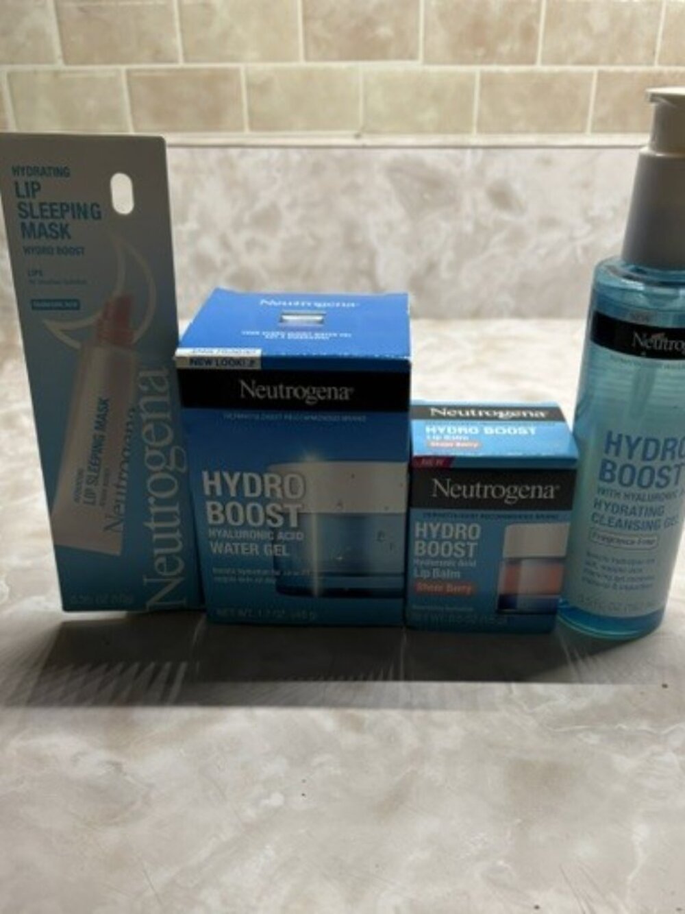 Neutrogena Hydro Boost Bundle ( 4 Items)